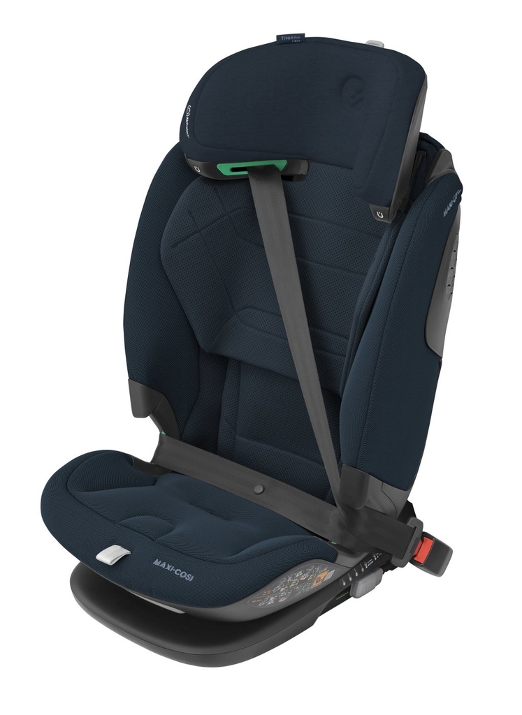 8618477110_2023_maxicosi_carseat_toddlerchildcarseat_titanproisize_blue_authenticblue_quicksafebuckleup_3qrt.jpg